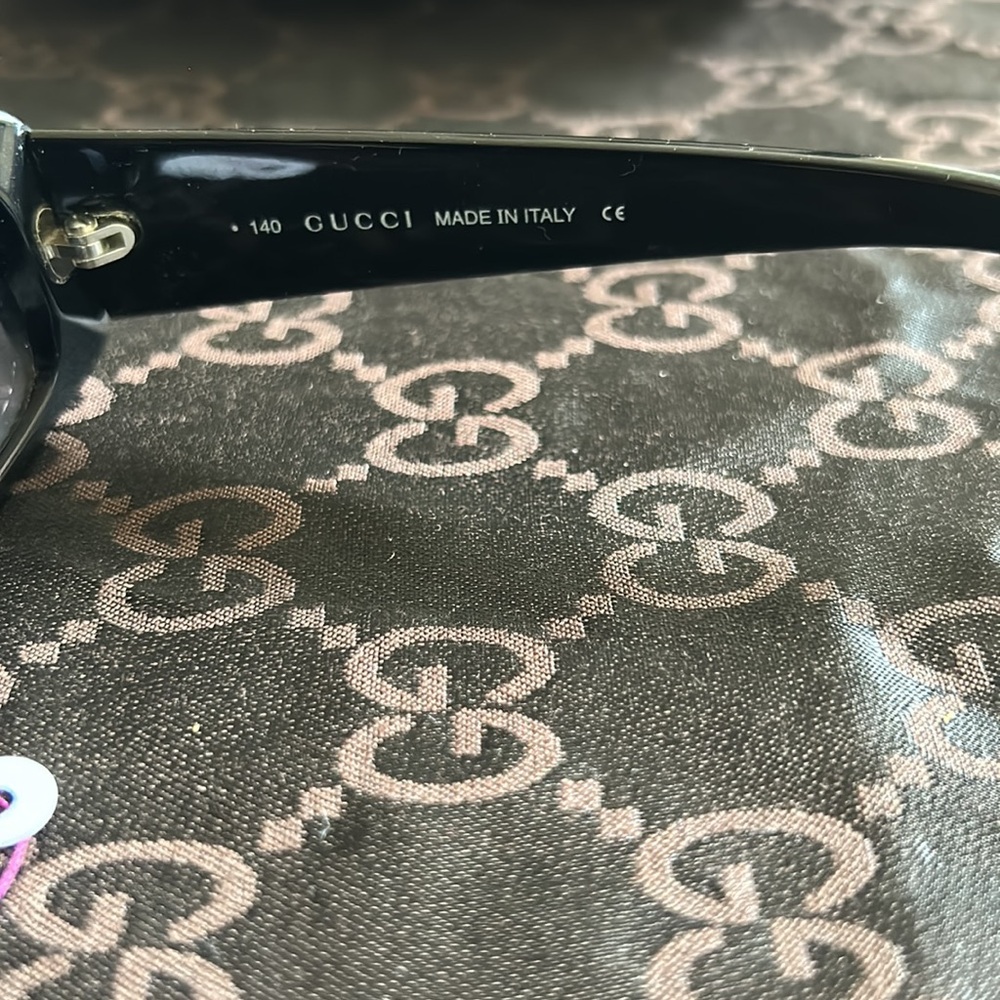 Gucci Sunglasses.. Rare… Vintage…Authentic..Red and Green Stripe around lenses - Picture 4 of 7